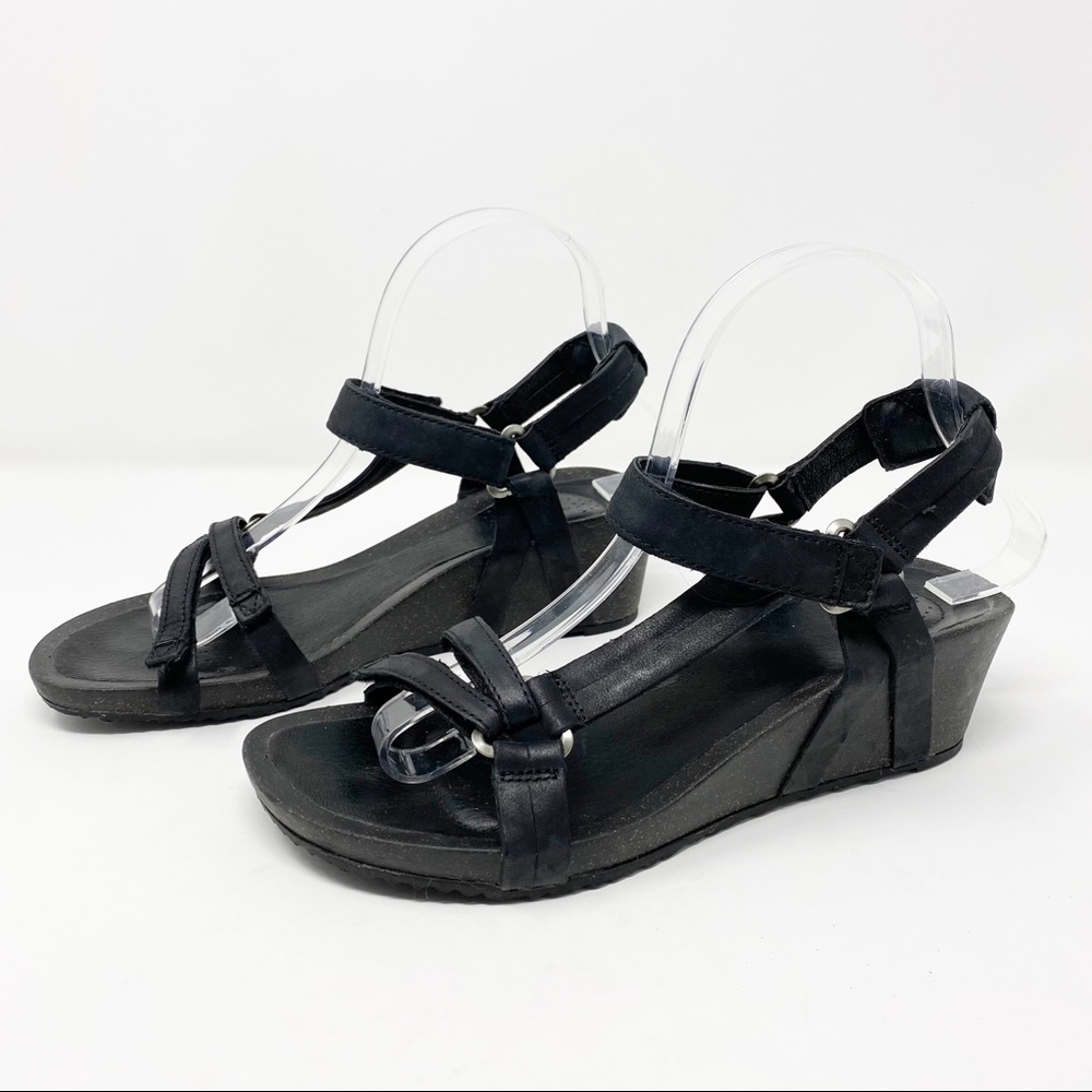 Teva Black Ysidro Leather Wedge Sandal Sz 8